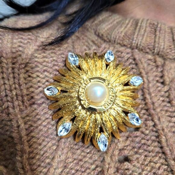 St. John brooches  - Picture 1 of 9